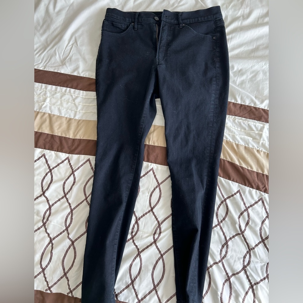 Express, 10L, black midrise skinny jeans.